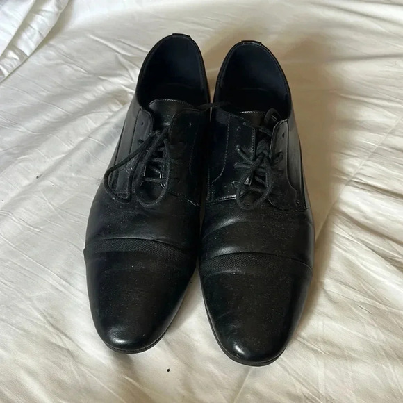 Black Lace up Dress Shoes - Picture 1 of 3